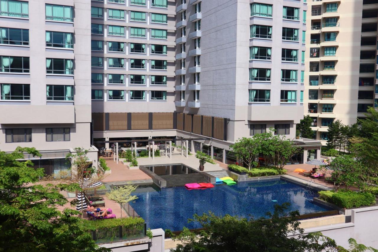 G Hotel Gurney George Town Exterior foto The pool at the 10th floor